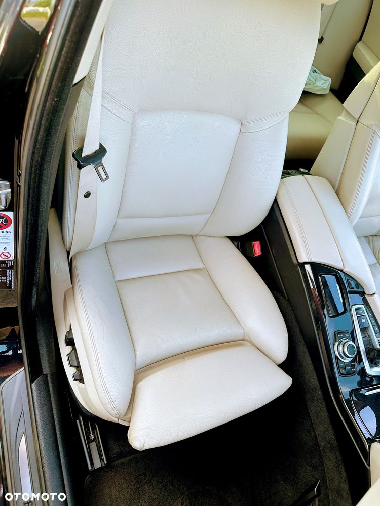 BMW Seria 5 525d - 13