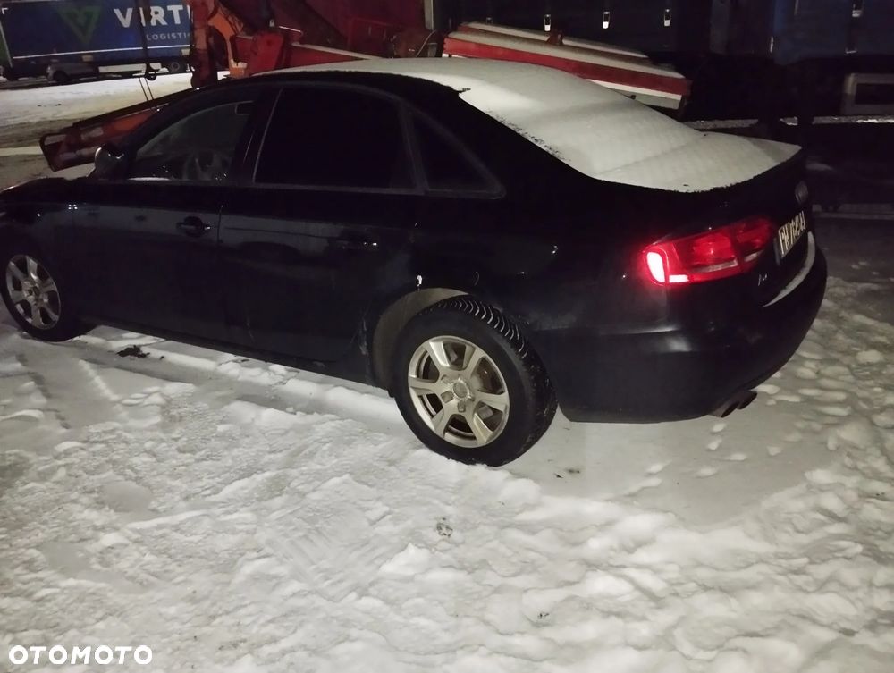 Audi A4 Limousine - 5