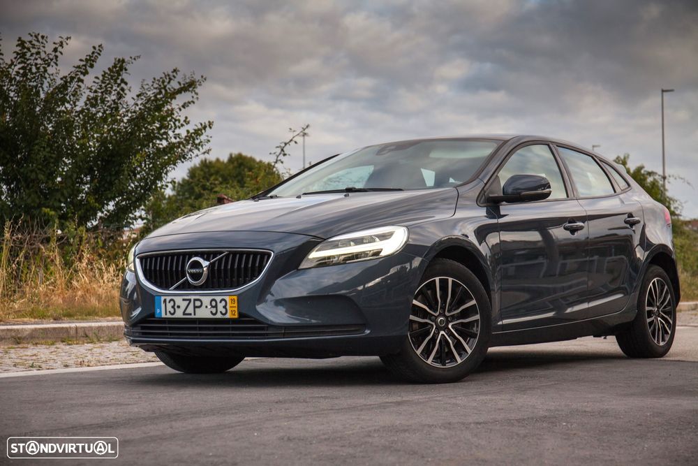 Volvo V40 2.0 D3 Momentum - 1