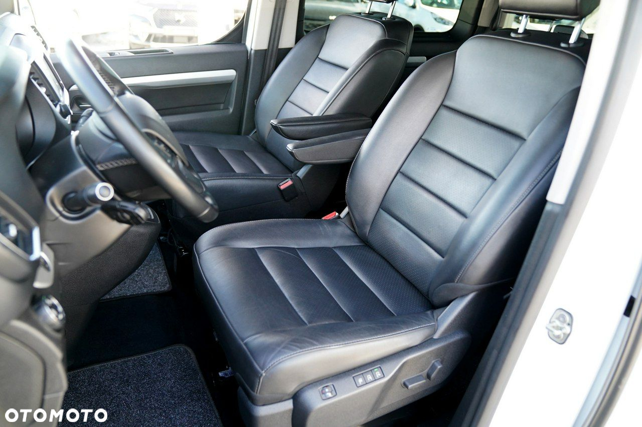 Peugeot Traveller - 30