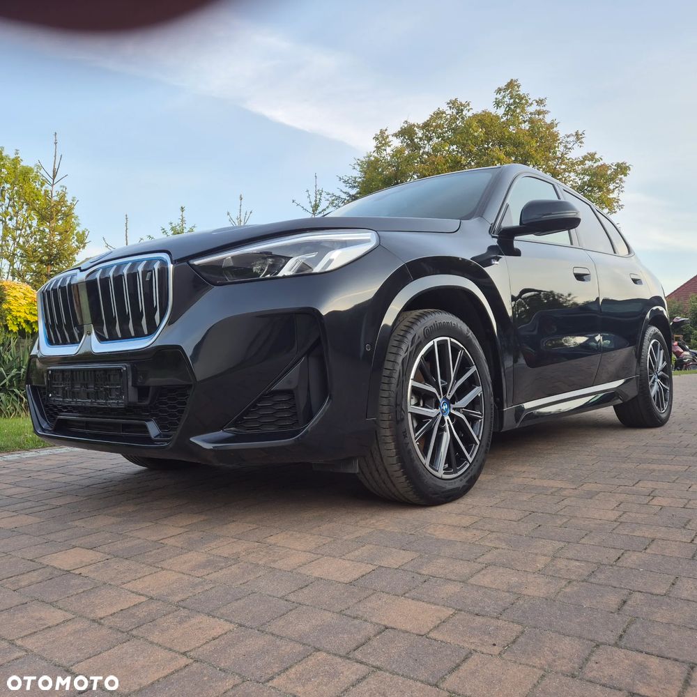 BMW iX1 xDrive30 M Sportpaket - 17