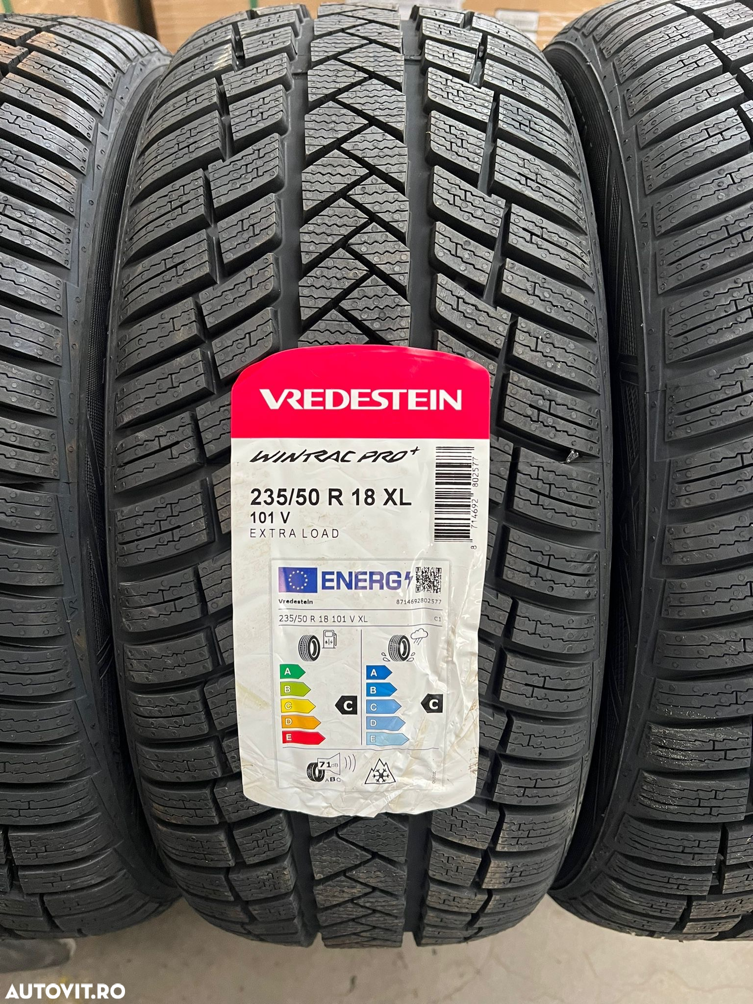 Vând 4 anvelope 235/50/18 vredestein de iarnă noi - 2