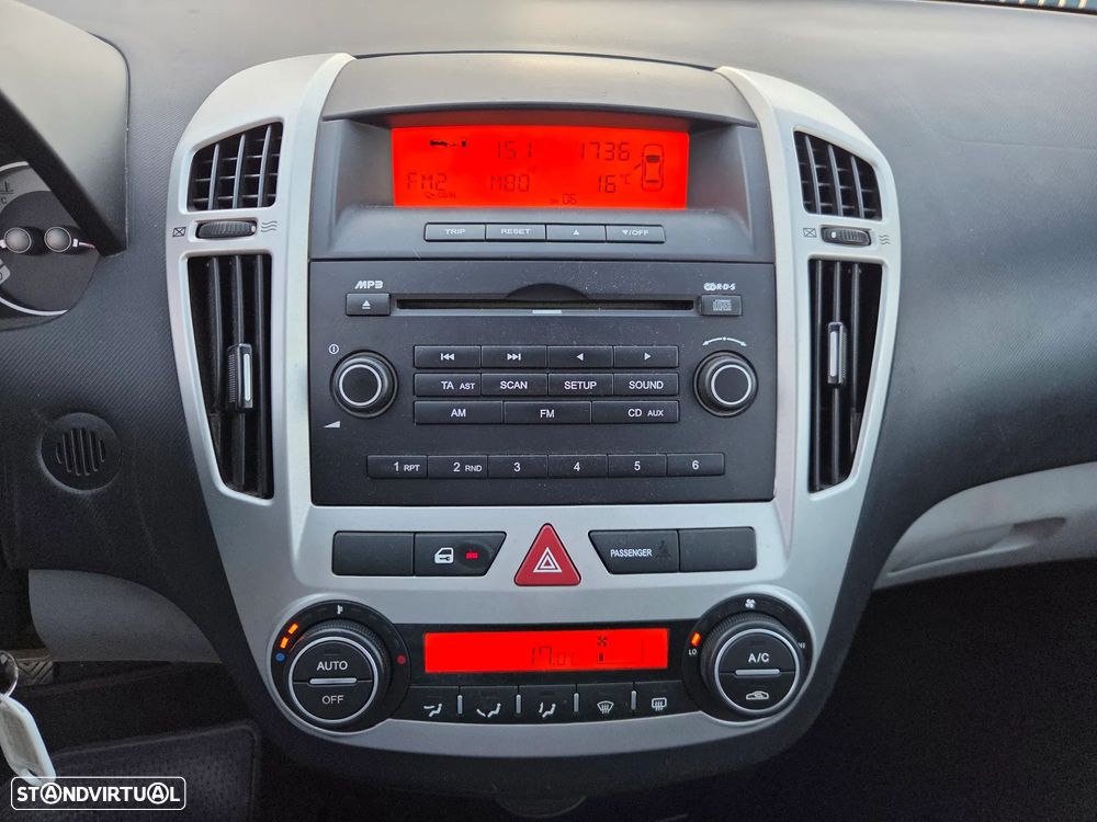 Kia Ceed 1.4 CVVT LX ISG - 7