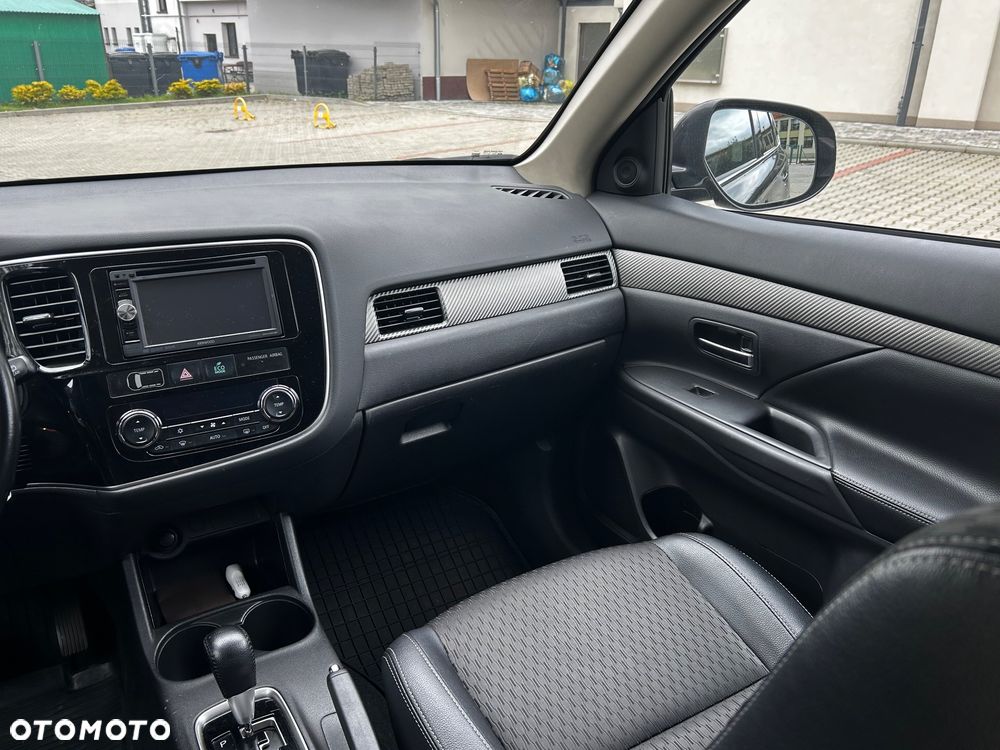 Mitsubishi Outlander 2.0 Intense CVT - 10