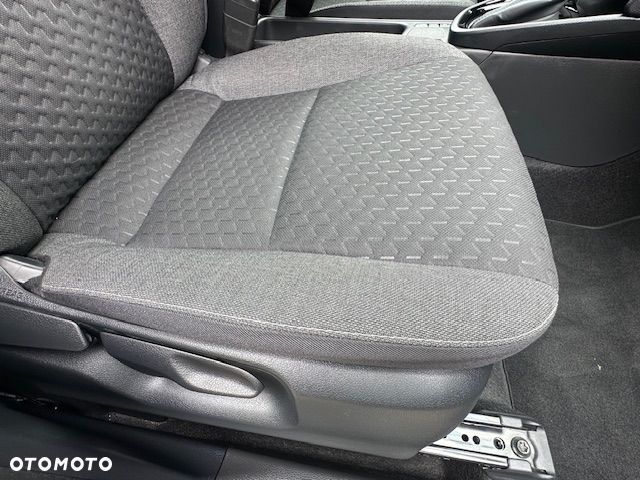 Toyota Yaris Cross 130 1.5 VVT-i Team Deutschland - 40