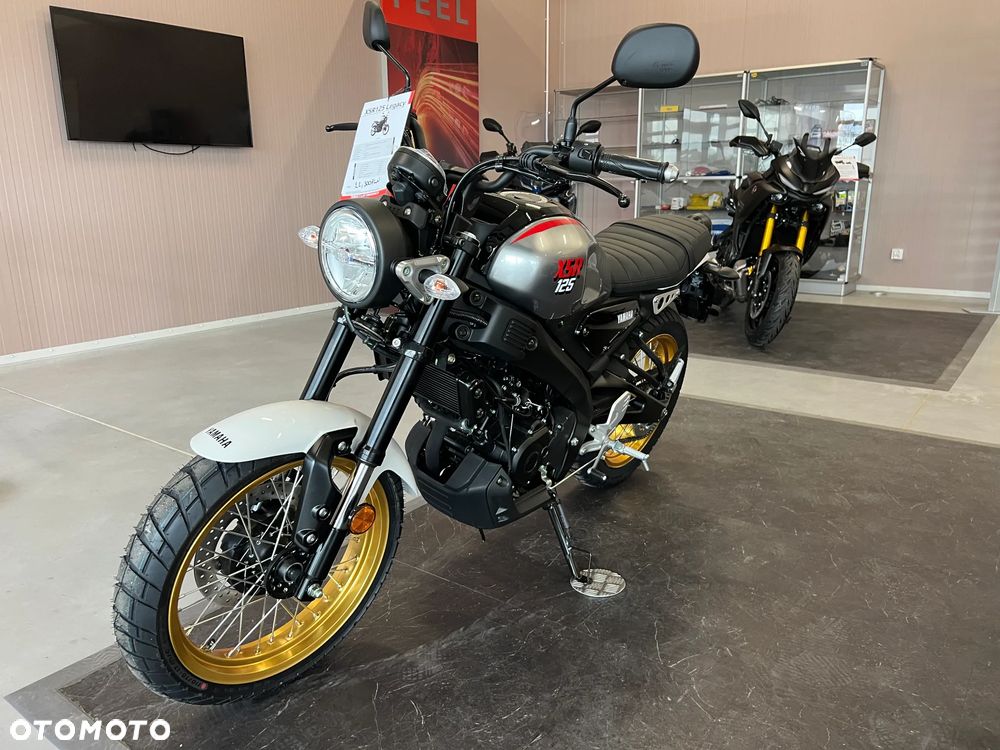 Yamaha XSR - 11