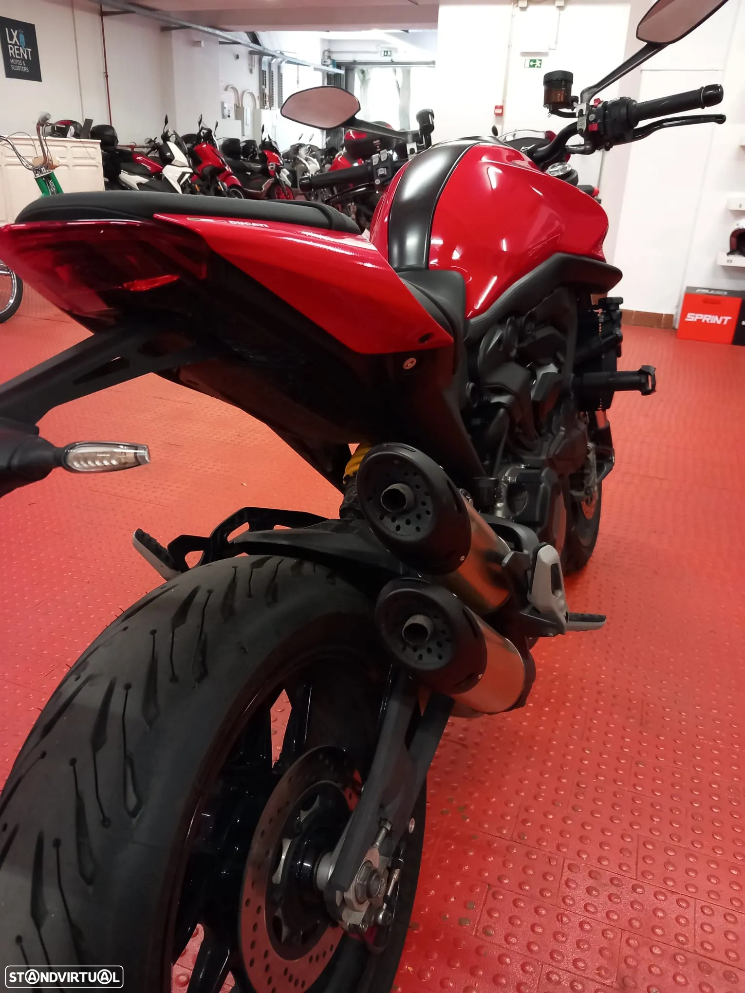 Ducati Monster + 2023 - 13