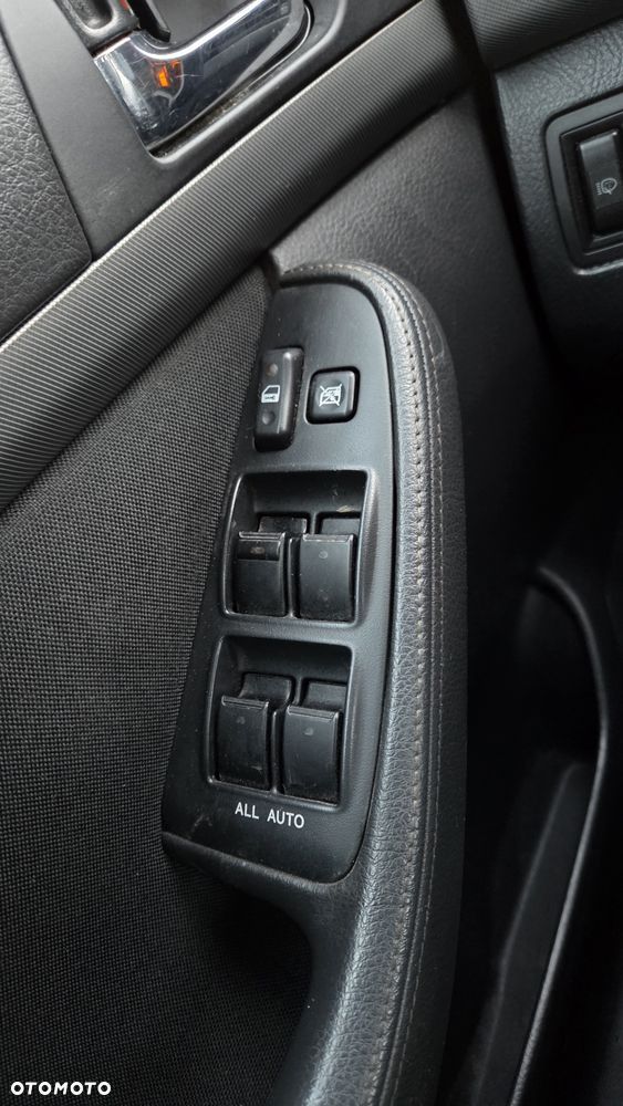 Toyota Avensis 1.8 VVT-i Combi - 16