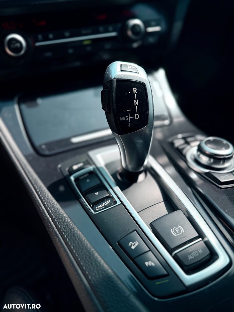BMW Seria 5 520d xDrive Touring Aut. - 27