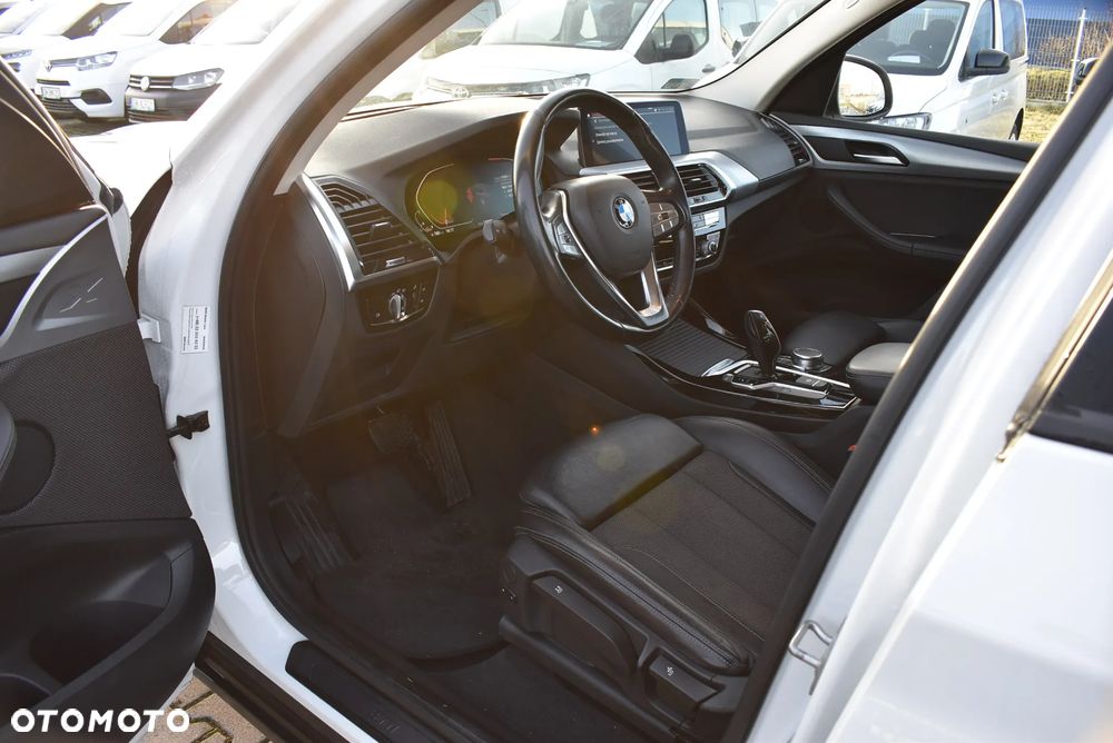 BMW X3 xDrive20i GPF Advantage - 9