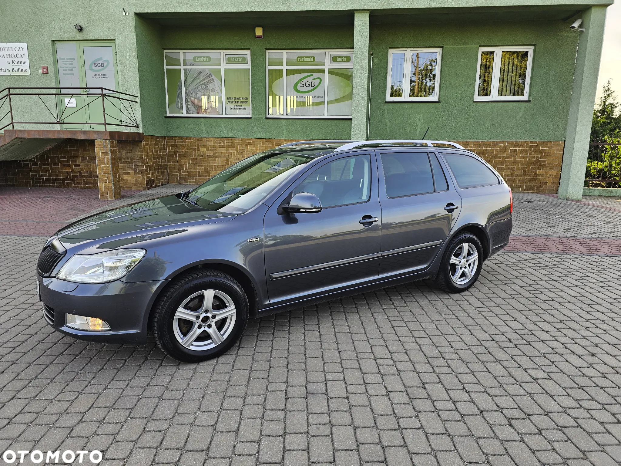 Skoda Octavia Combi 1.8 TSI DSG Laurin & Klement - 11