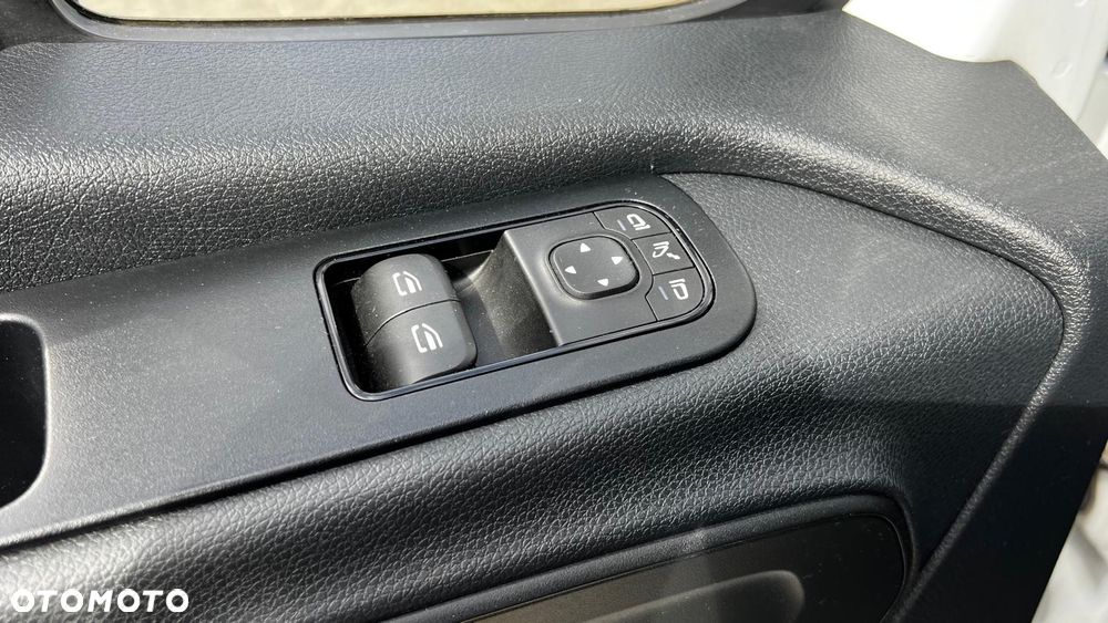 Mercedes-Benz Sprinter 319 - 28