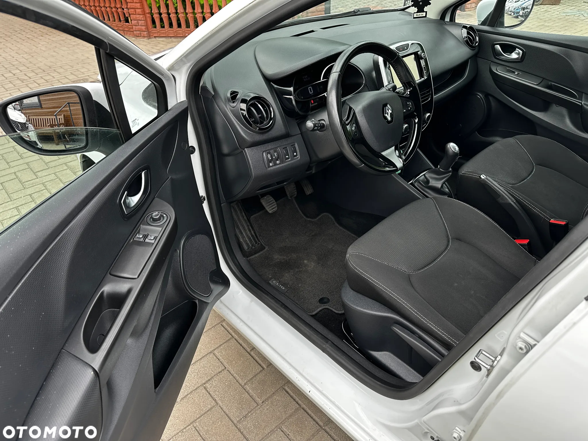 Renault Clio - 6