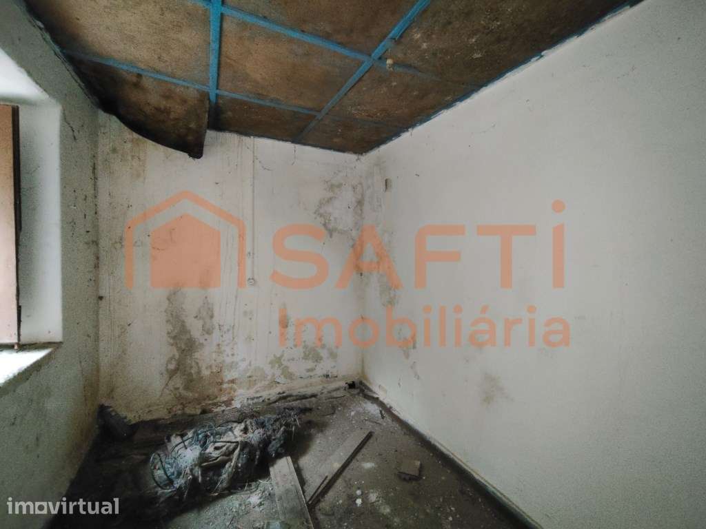CASINHA DE CAMPO COM 116 MT2 EM ESTADO DE RUINA, COM 5000MT2 DE TER... - Grande imagem: 4/34