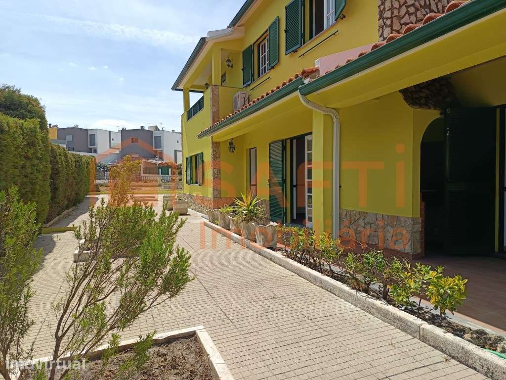 Moradia T6 nas Fontainhas - Santarém | Espaço, Conforto e Tranquili... - Grande imagem: 4/37