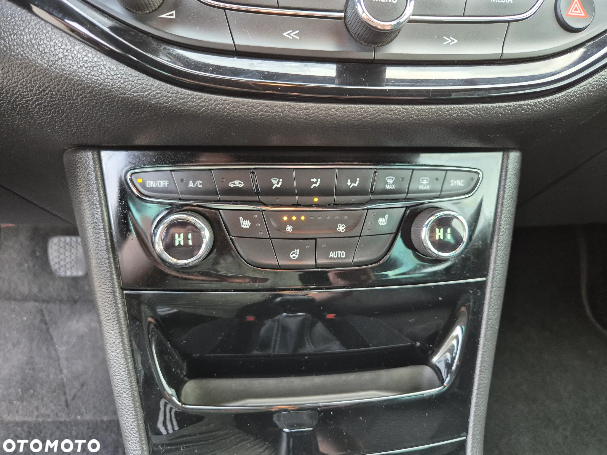 Opel Astra 1.6 D (CDTI) Start/Stop Sports Tourer Dynamic - 38