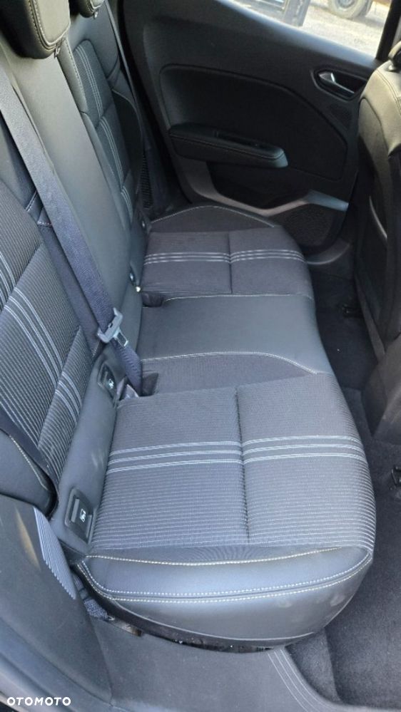 Renault Clio - 25