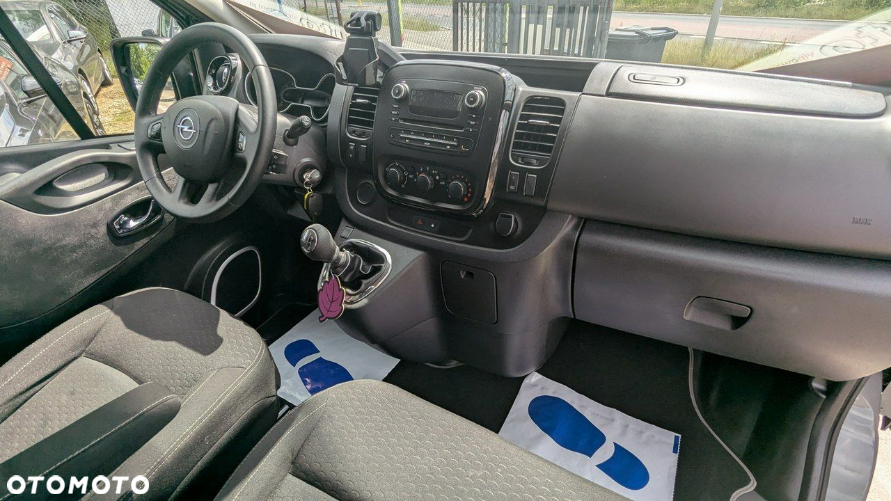 Opel Vivaro - 18