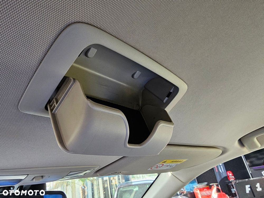 Mitsubishi Outlander - 33