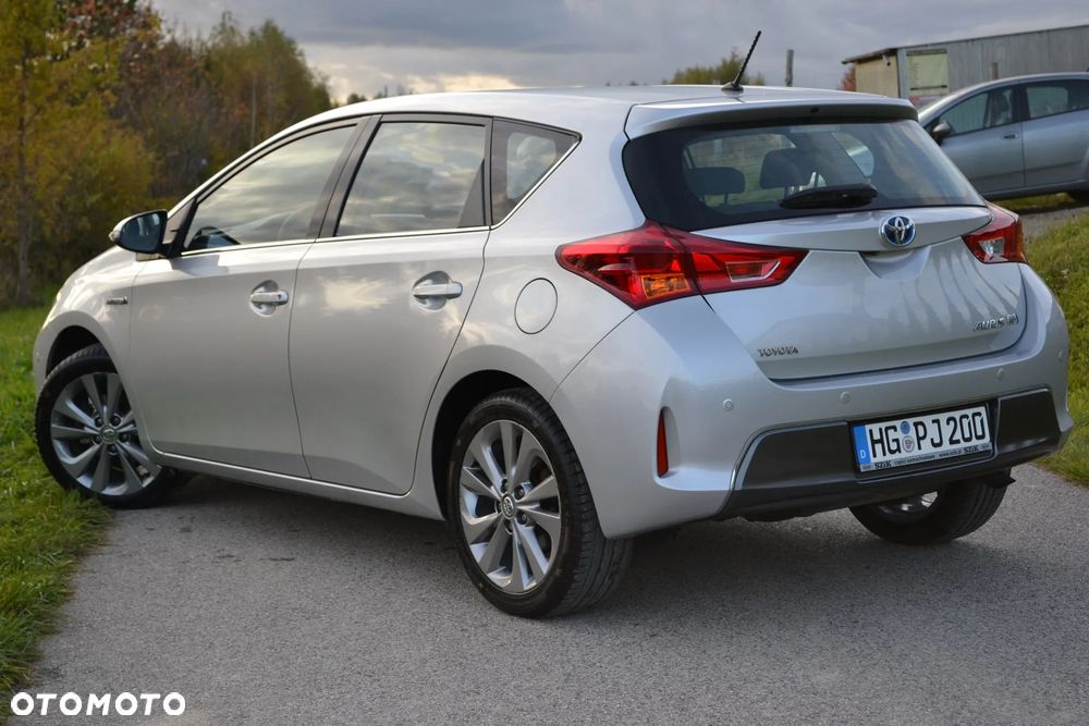Toyota Auris 1.8 HSD Luna - 15