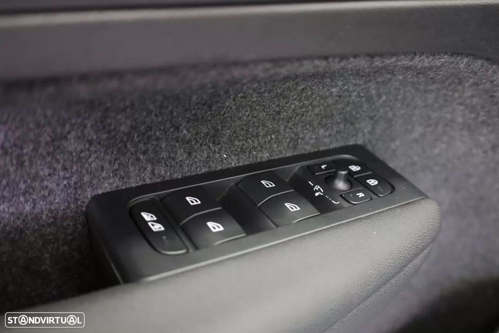 Volvo XC 40 1.5 T5 PHEV Momentum Plus - 44