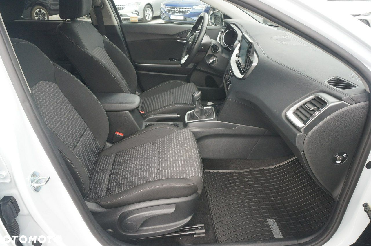 Kia Ceed 1.5 T-GDI M - 27