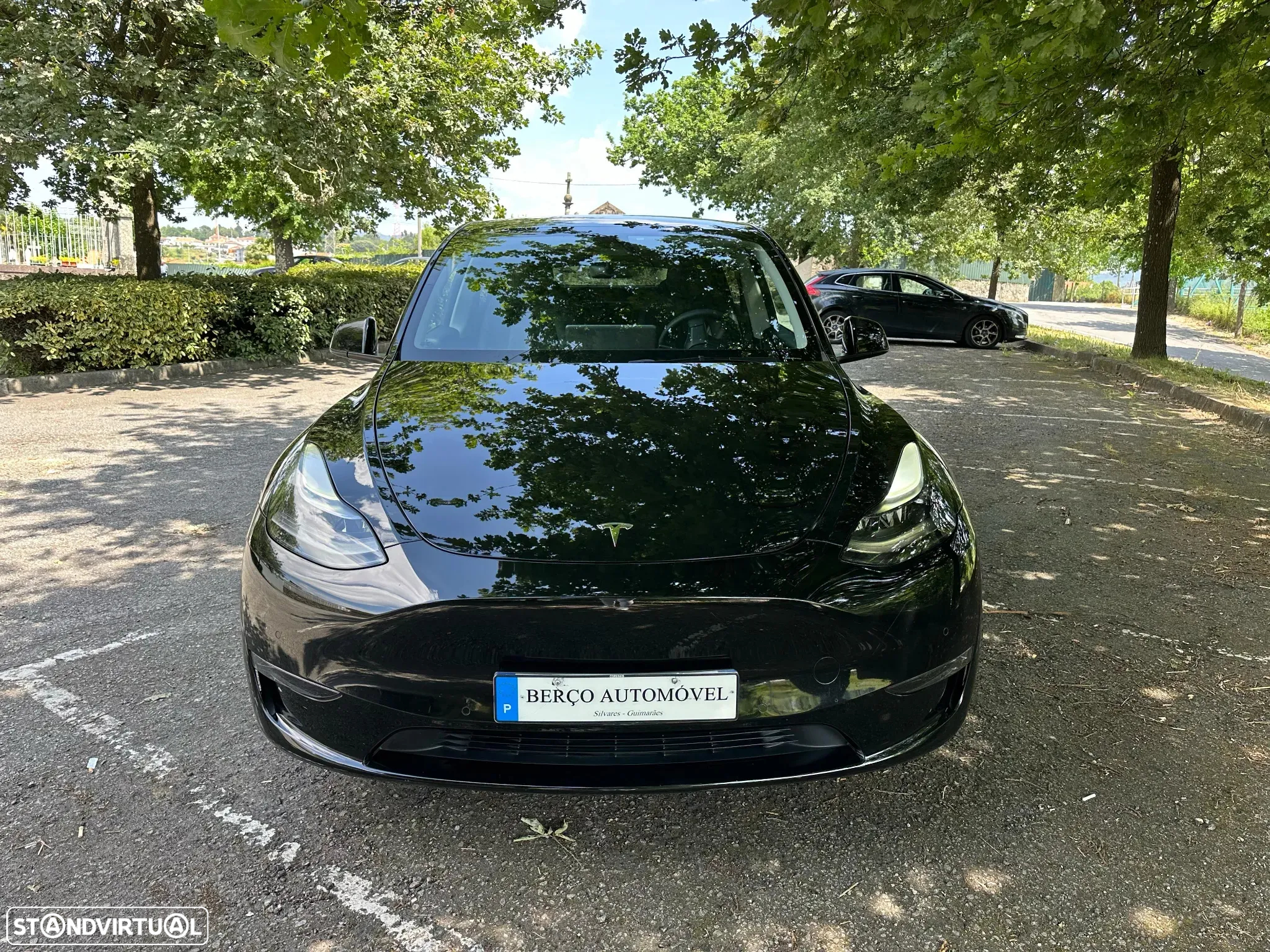 Tesla Model Y Long Range Dual Motor AWD - 4