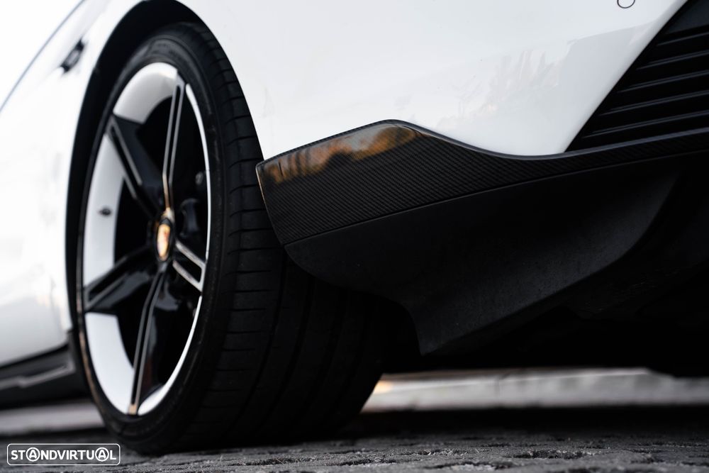 Porsche Taycan Turbo S - 22