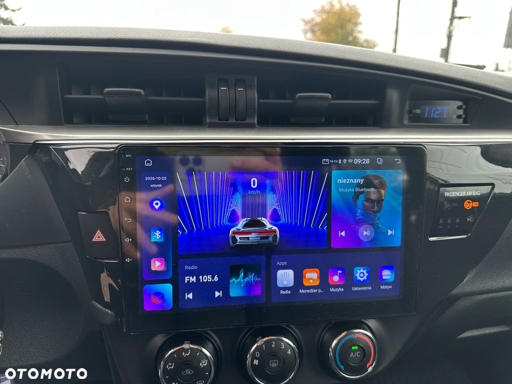 Toyota Corolla - 22