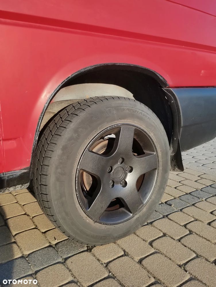 Volkswagen Multivan - 11