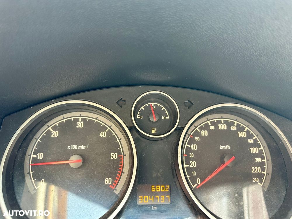 Opel Astra 2.0 TDi Comfort - 3