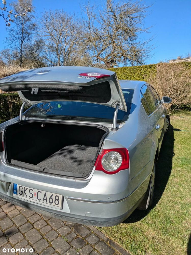 Volkswagen Passat 2.0 TDI Comfortline DSG - 3