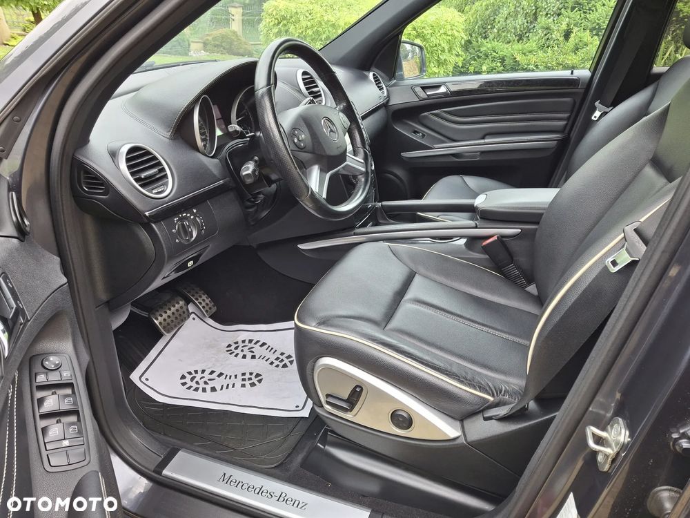 Mercedes-Benz ML - 10