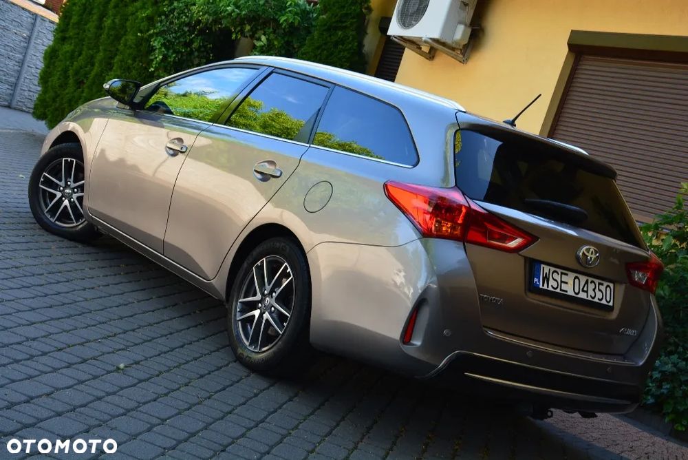 Toyota Auris 1.6 Premium Comfort MS - 20