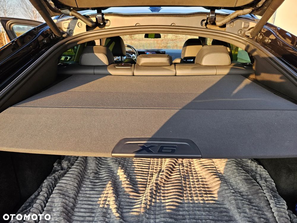 BMW X6M - 16
