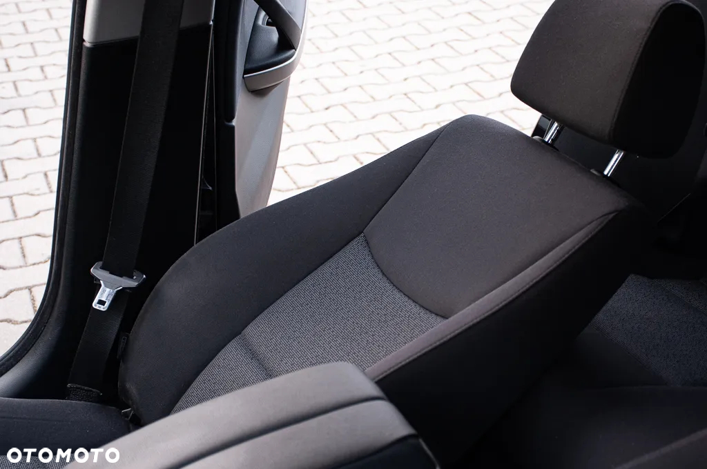 BMW Seria 3 318i Edition Sport - 36