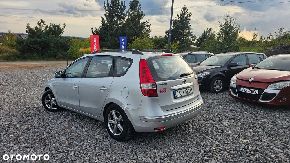 Hyundai i30 1.6 CRDi Classic + World Cup - 8