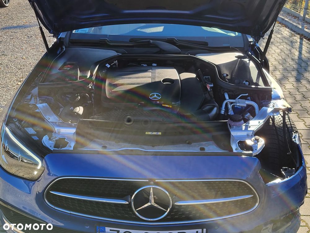 Mercedes-Benz Klasa E 200 4Matic 9G-TRONIC Avantgarde - 40