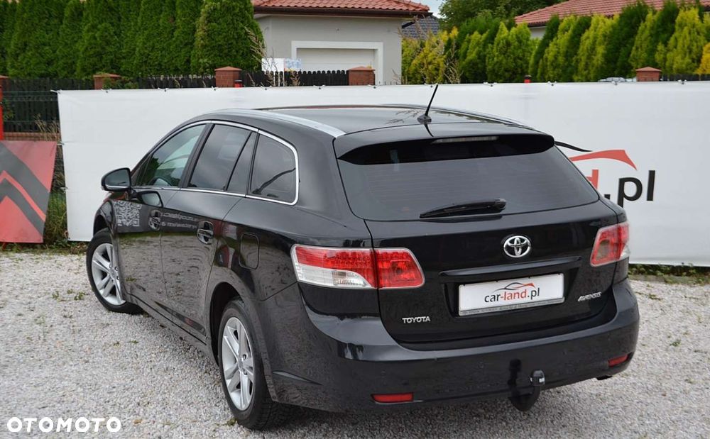Toyota Avensis - 11