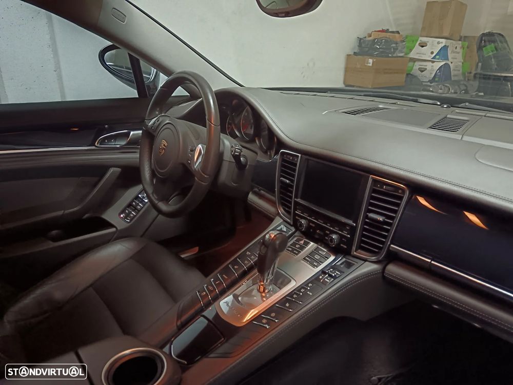 Porsche Panamera 4S PDK - 31