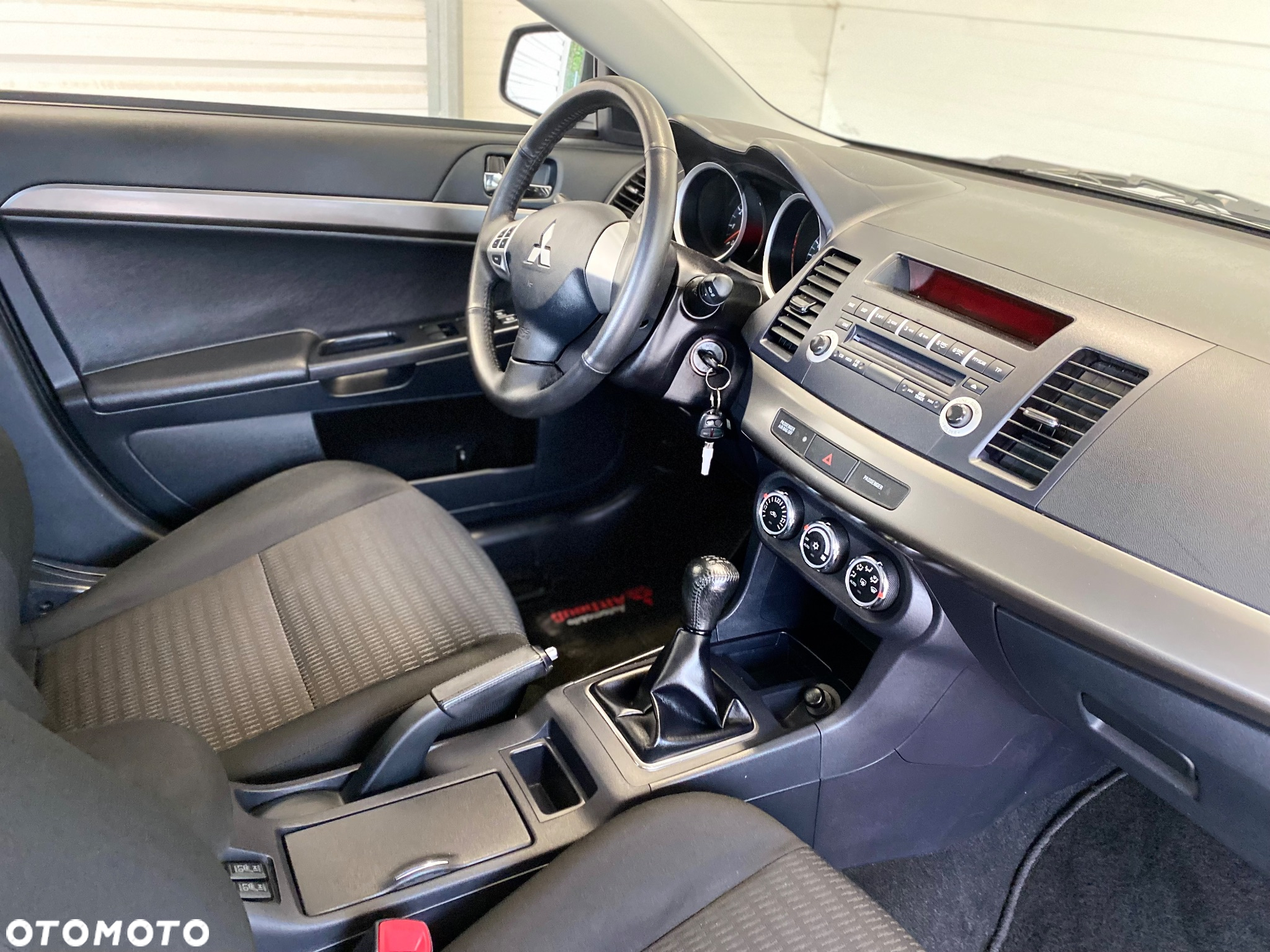 Mitsubishi Lancer 1.6 Invite - 11