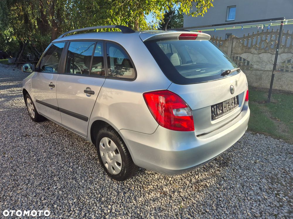 Skoda Fabia 1.2 HTP Combi Classic - 9