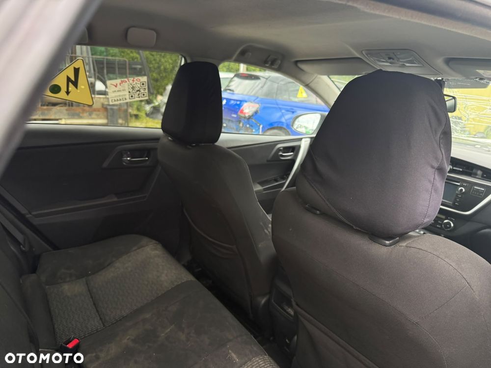 Toyota Auris - 11