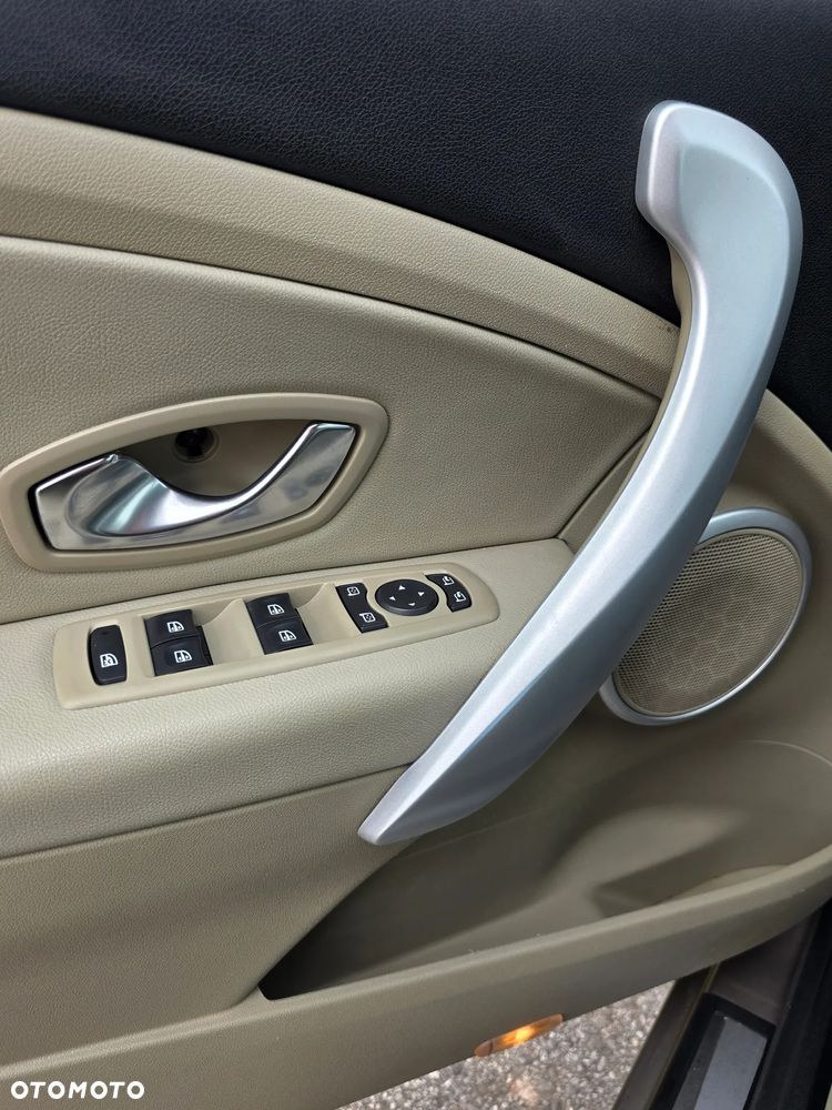 Renault Fluence - 25