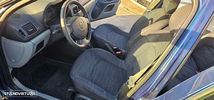 Renault Clio 1.2 Confort Authentique - 7