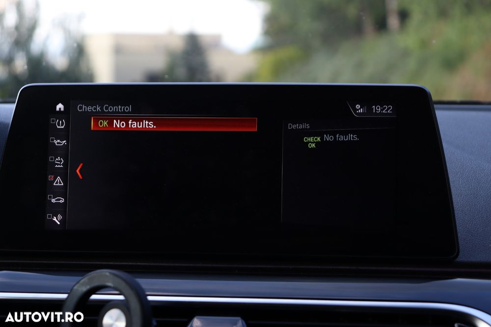 BMW Seria 5 520d xDrive AT - 29