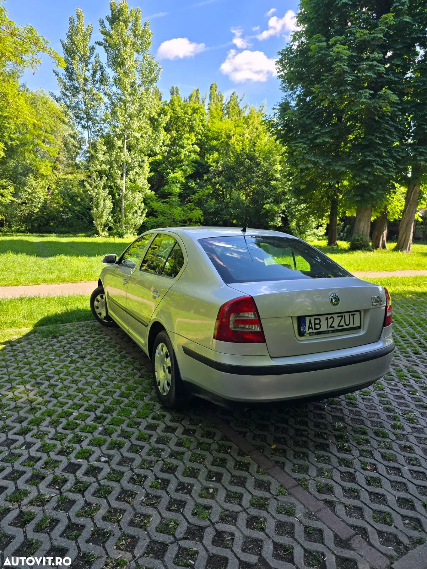 Skoda Octavia Combi 1.6 MPI Classic - 7