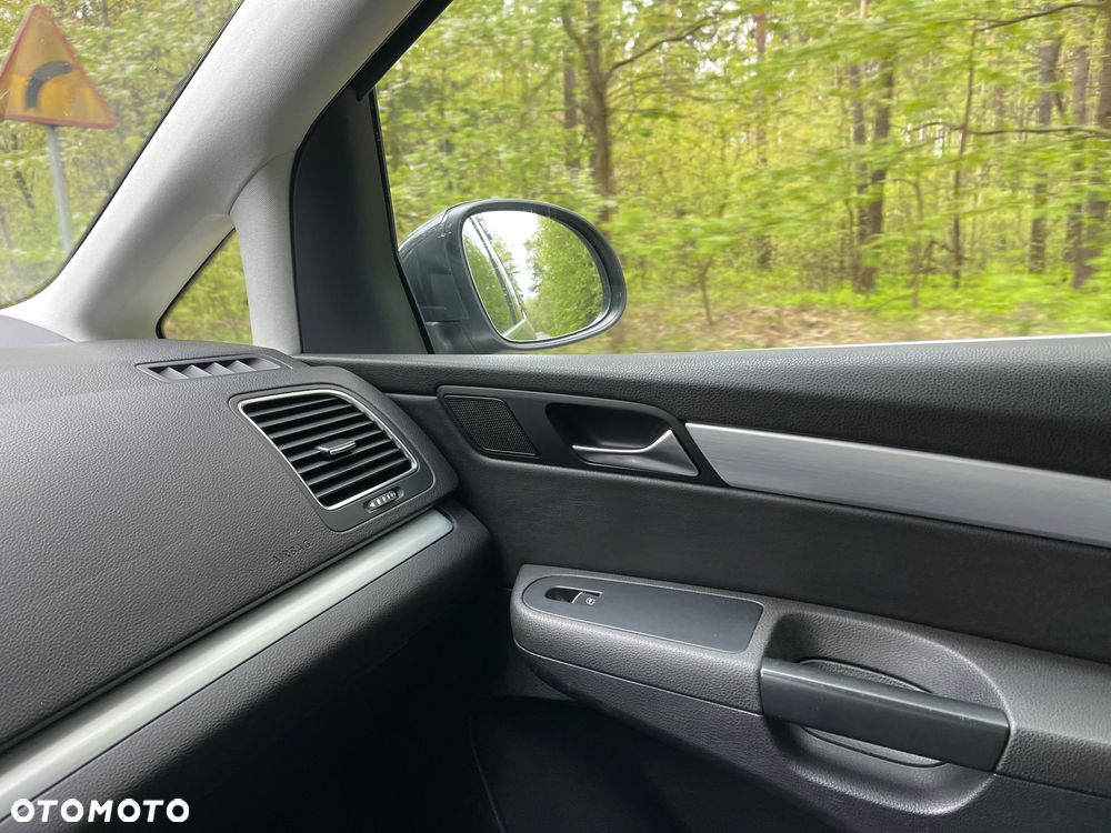 Volkswagen Sharan 2.0 TDI DSG BlueMotion Technology Comfortline - 35