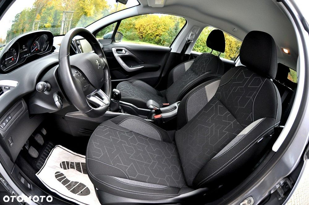 Peugeot 2008 1.2 Pure Tech Active S&S - 7