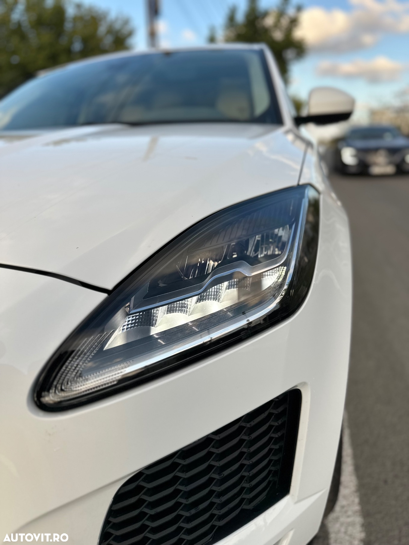 Jaguar E-Pace P250 AWD Base - 3